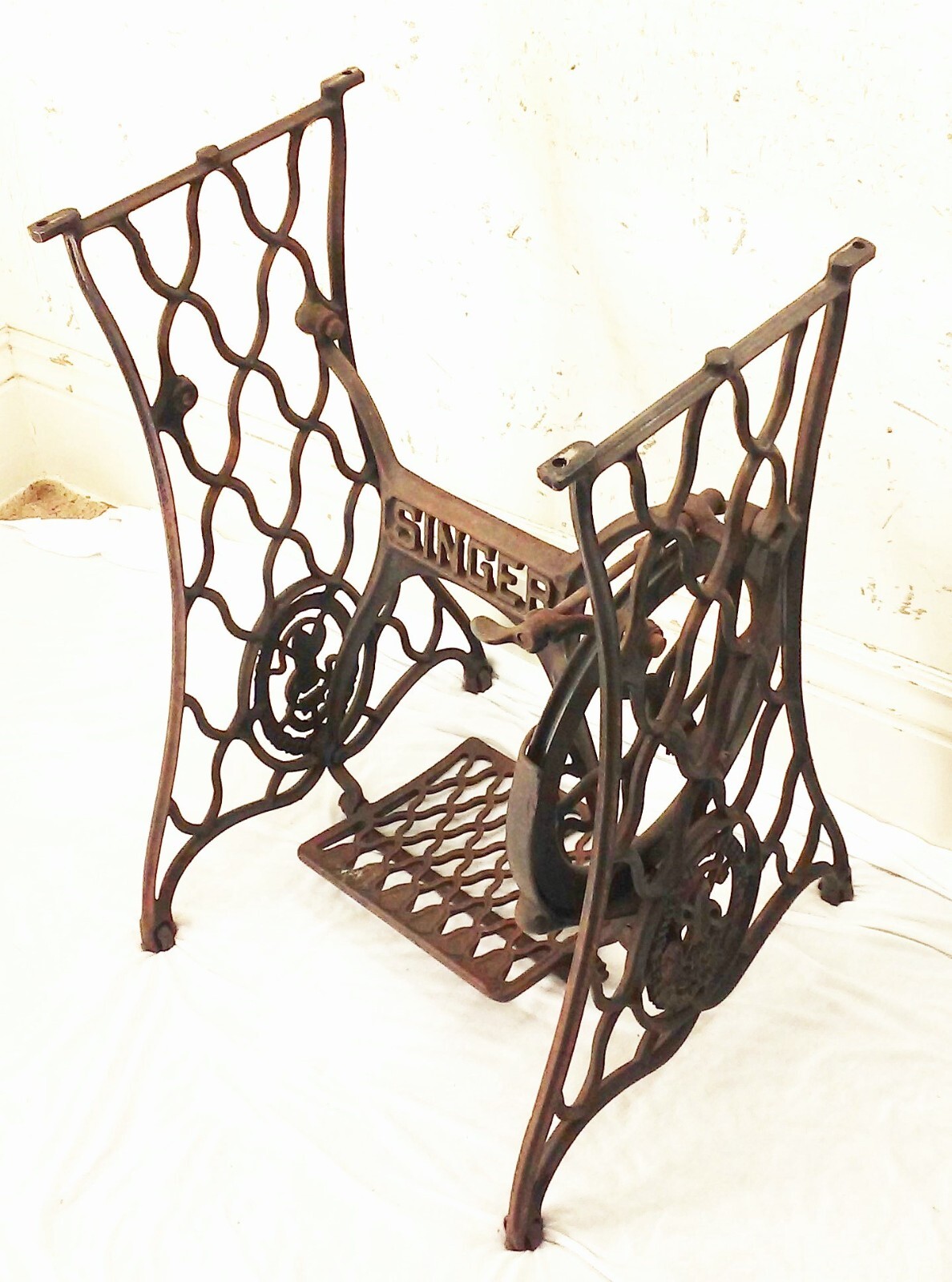 Vtg antique Singer treadle sewing machine cast iron base frame stand eBay