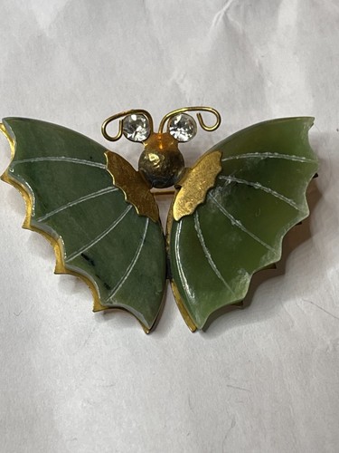 Jade Color Carved Butterfly Brooch Pin Gold-tone backing Rhinestone Eyes Vintage - Picture 4 of 12