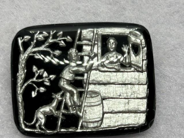 STUNNING RARE VINTAGE DUG SILVER LEAF PICTURE BUTTON 1-1/16"