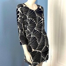 J. Crew Black and White Graphic Shell Motif Mini Dress Size 4 with 3/4 sleeves