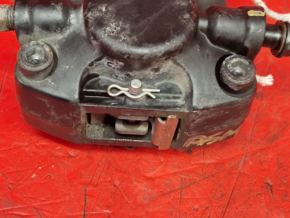 PIAGGIO MP3 300 LT RIGHT FRONT BRAKE CALIPER 2019 0.3L PETROL  - Image 4 of 4