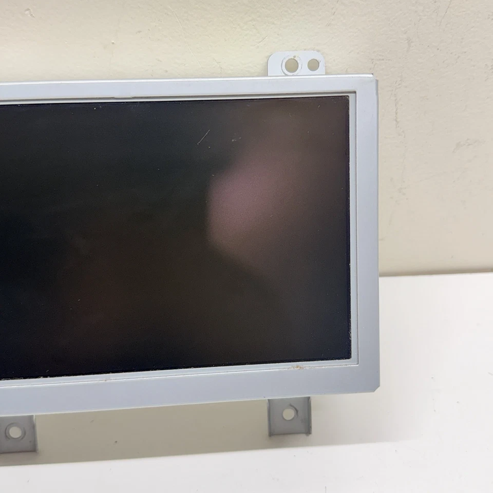 Hyundai Equus 2011-2013 pantalla de visualización de información con navegación RADIO OEM Foto 3 de 4