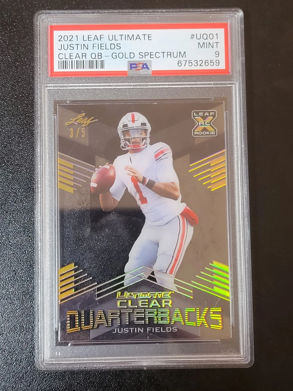 Justin Fields Leaf Ultimate Clear Quarterbacks #UQ01 Gold Spectrum