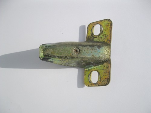 Fanghaken Fangplatte Vw Bus T4 Heckklappe links Vw Nr.: 701829733 Versand=0,0