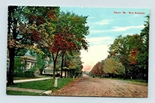 BANGER MAINE ME LOOKING DOWN WEST BROADWAY AT OLD HOMES POSTCARD CARD C-3-2