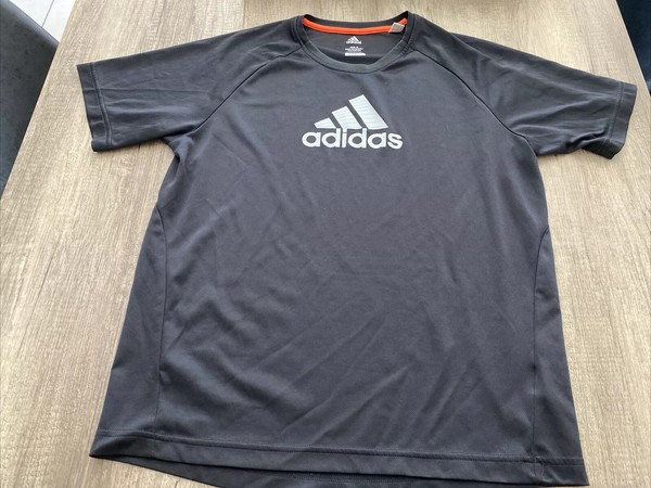 Adidas size M black crew neck polyester Short Sleeve Athletic Logo top