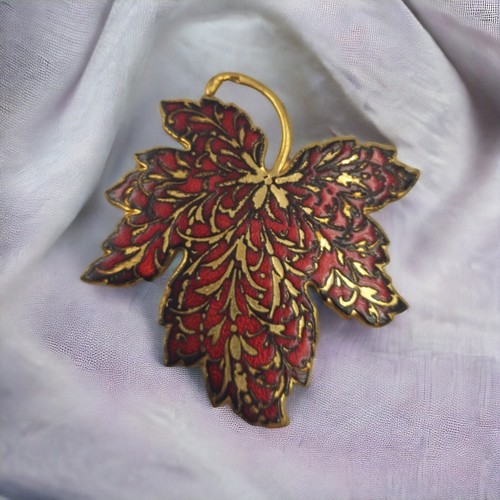 1985 MMA RED & GOLD PARTITIONED MAPLE LEAF BROOCH - Picture 4 of 4