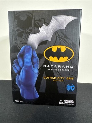 DC CRYPTOZOIC ENTERTAINMENT Batman Batarang Life-Size Statue Gotham Grit New