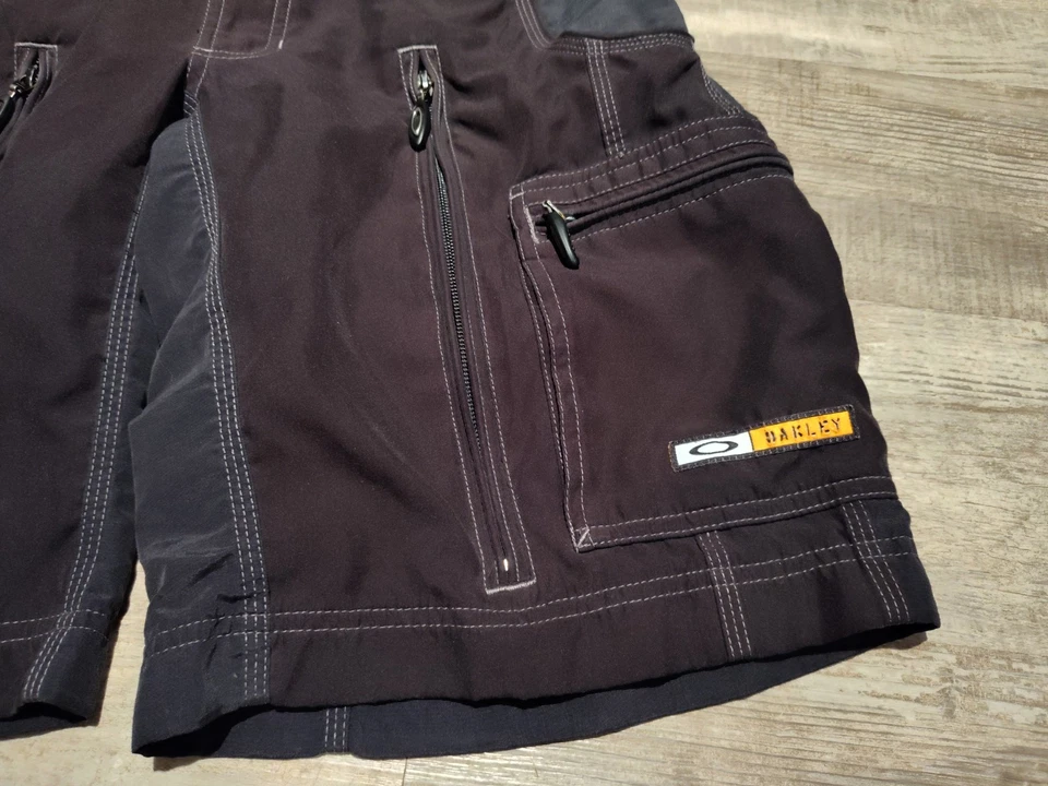Vintage Y2K Oakley Software Cargo Tactical Multi Pocket Shorts Mesh Lined Mens S - Image 2 of 4