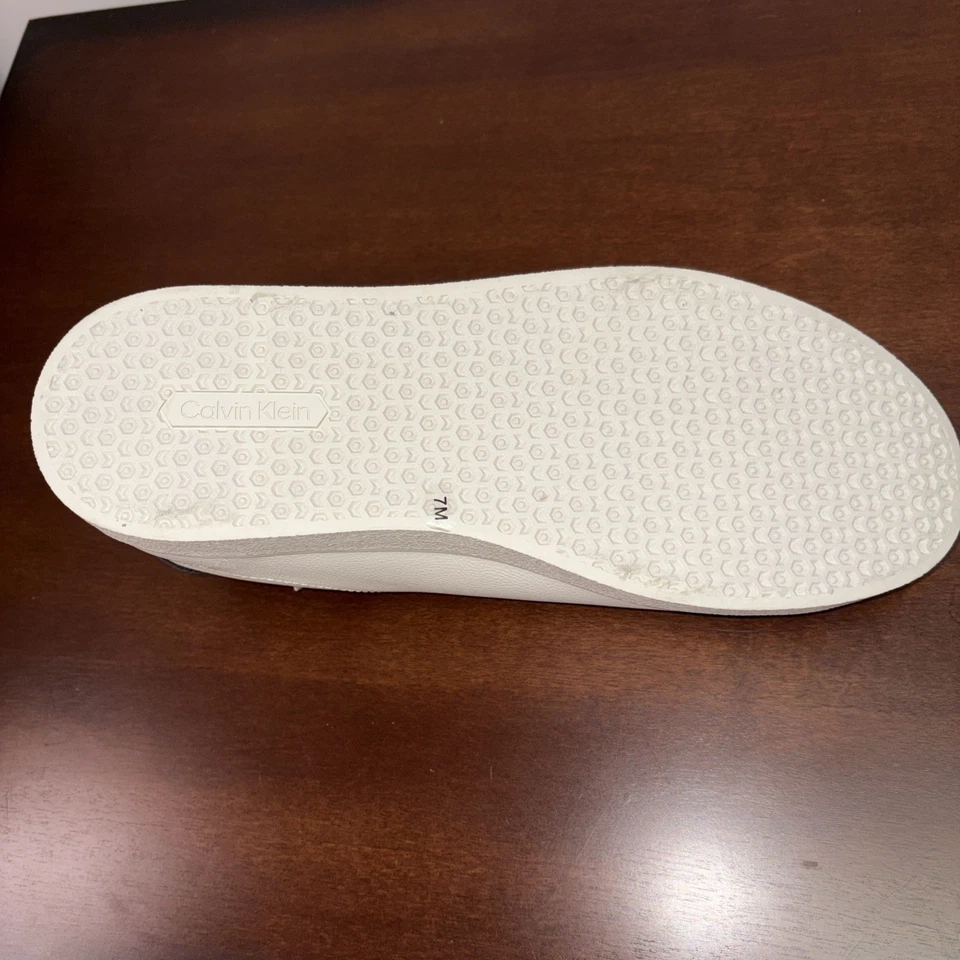 Calvin Klein Jeans Women’s Size 7 Sneakers - Image 2 of 4