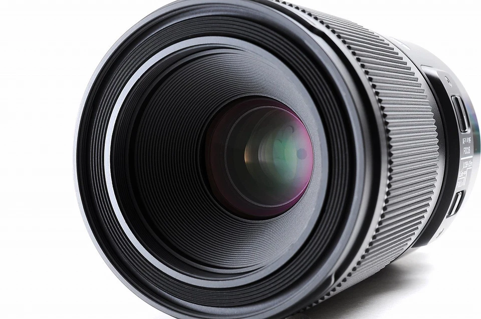 SIGMA 70mm F/2.8 DG MACRO Art Lens for SONY E mount Original Box -Near Mint- - Image 2 of 4