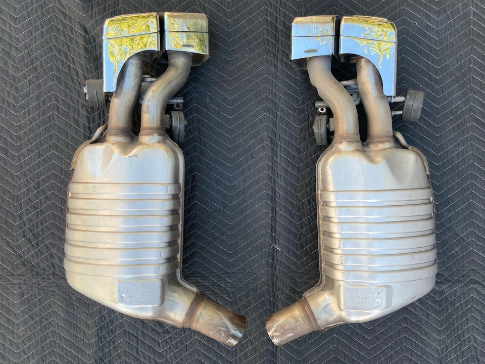 Juego de silenciadores de escape trasero Mercedes-Benz CLS63 AMG W218 2012-2018 OEM Foto 3 de 4