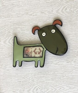 Adorable-artistic-Dog-large-Brooch-Pin-in-enamel-on-Metal