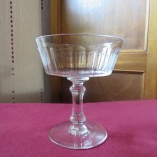 1 coupe a champagne en cristal de baccarat modèle Chicago taille 6410 
