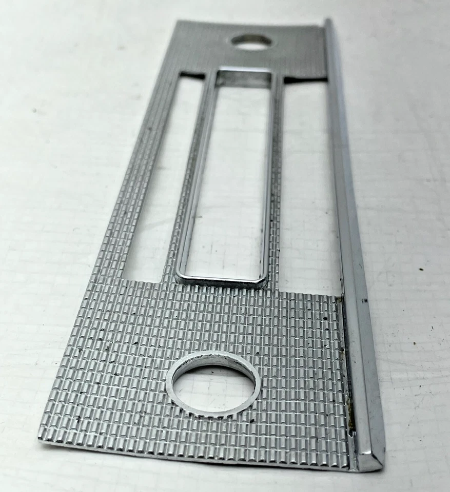 1958 Fairlane радио лицевая панель приборной панели ободок 3 слота аксессуар вариант внутренней отделки - Изображение 4 из 4