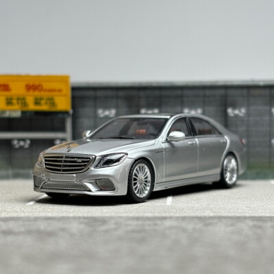 King Model 1/64 Mercedes-Benz S65 AMG W222 Silver Diecast Car