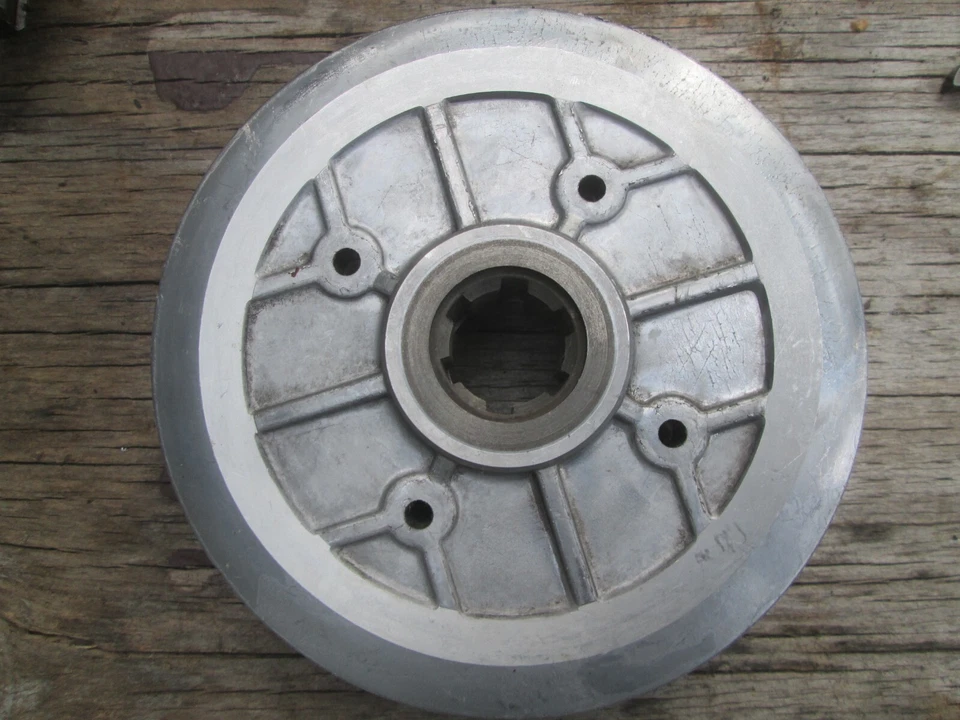 OEM Yamaha  XS360  / XS400 / XS400-2  / XS400S  CLUTCH BOSS 1L9-16371-00-00 - Image 4 of 4