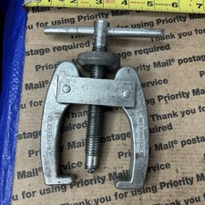Clesco Mfg. Small Bearing Puller Similar To Snap On Cg-30 Usa