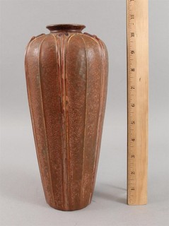 Signed KEN NIKOLA Mottled Matte Brown EPHRAIM Arts & Crafts Pottery Leaf Vase
