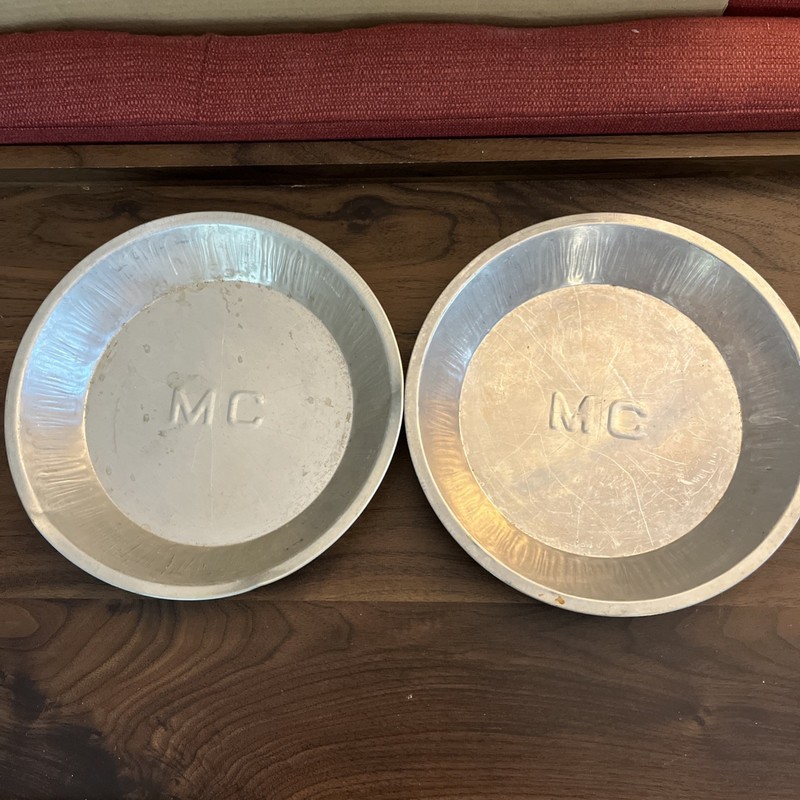 VINTAGE 2 "MC" MARIE CALLENDER ALUMINUM PIE PANS 9"