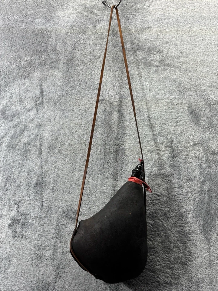 VTG Spanish Jesus Blasco JB Siguenza Leather Bota Vino Wineskin Bag Canteen - Image 3 of 4