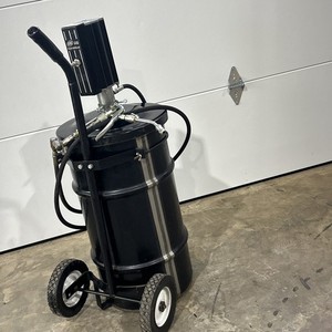 IR Ingersol Rand Aro Pneumatic Grease Pump. Lm2350E-31-B. 120# Barrel With Gun. 