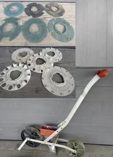 EARTHWAY PRODUCTS MODEL 1001-B GARDEN SEED PLANTER w/ 12 DISCS