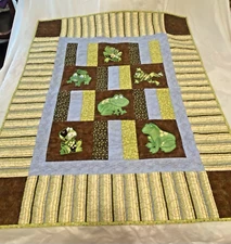 FROG QUILT Colorful Patch Work Stitching Appliques Baby/Kid Unknow Brand 40"x47"