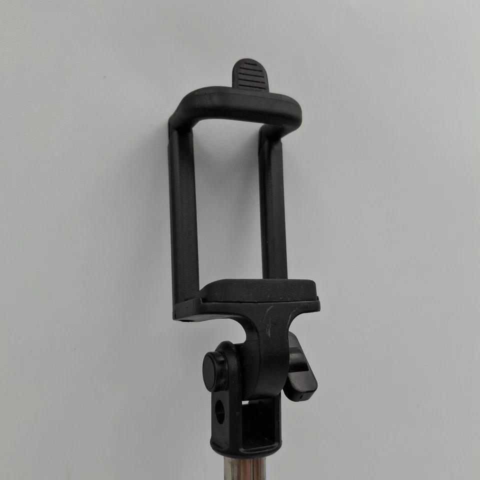 Spigen Selfie Stick Bluetooth USB approx 30" Extended. (refB) - Image 4 of 4