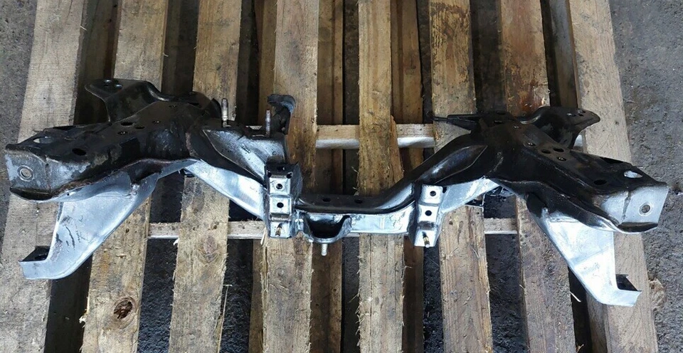 1993-1997 Mazda 626 MX-6 Front Suspension Crossmember Subframe Cradle Foto 4 de 4