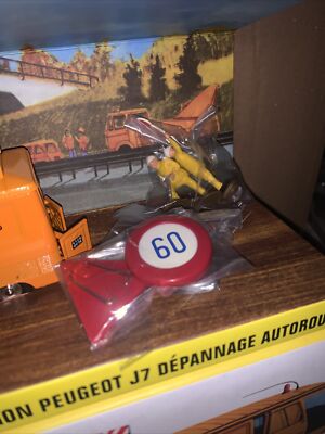 PEUGEOT J7 DEPANNAGE AUTOROUTE DINKY TOYS ATLAS 570 A 1:43