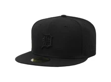 New Era 59Fifty Men Women Cap Detroit Tigers Small "D" Black on Black Fitted Hat