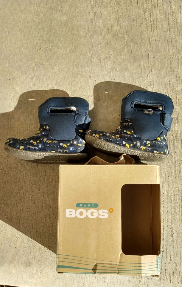 BOGS Bebé Talla 10 Azul Chugga Choo Tren Invierno Botas de Nieve Foto 2 de 4