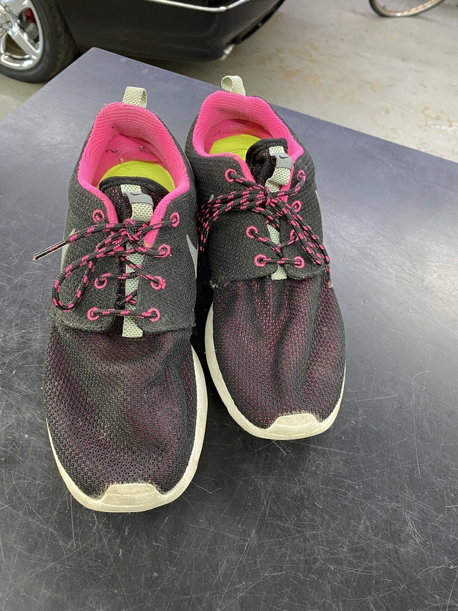 black and pink roshes