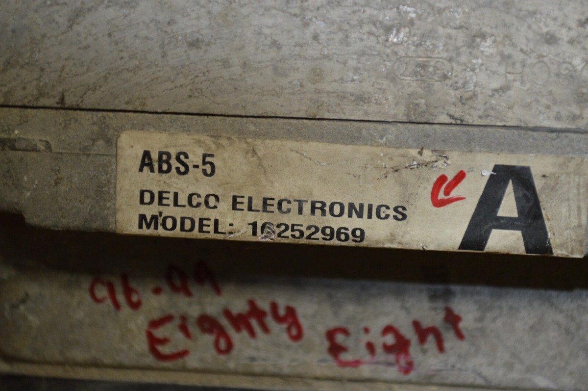 96-99 Oldsmobile Eighty Eight ABS Pump Control OEM 16252969