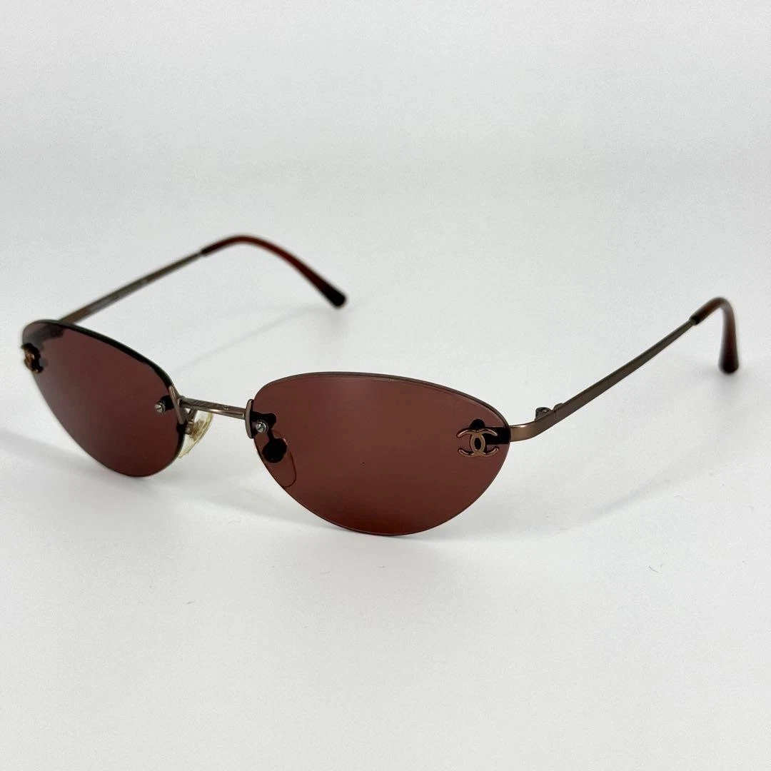 CHANEL Silver Frame Sunglasses with Brown Tint Chanel Taupe Oversized Frame Gradient Tint CC Sunglasses  main image 2