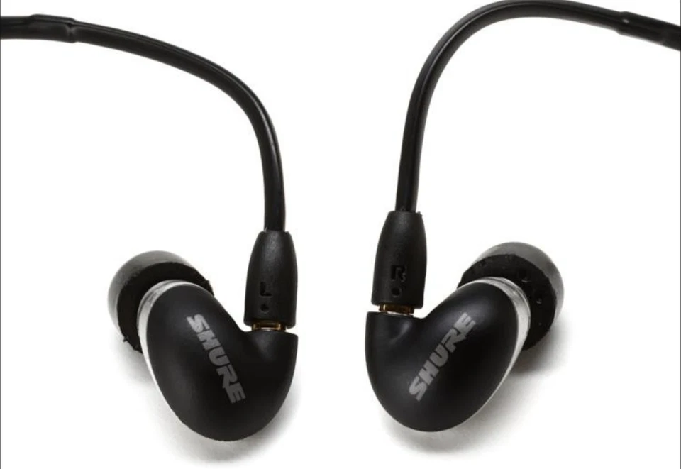 Shure AONIC 5 Sound Isolating Earphones Black - No Original Box Or Accessories - Image 2 of 4