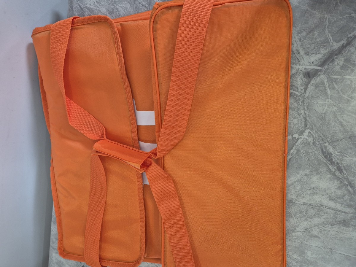 Lviv, Ukraine- January 13, 2020: Glovo Delivery Bag In Car. Man Worker Puts Thermobag Auto Food Delivery Company Lviv Ukraine January Glovo Image169199435 - Foto 4