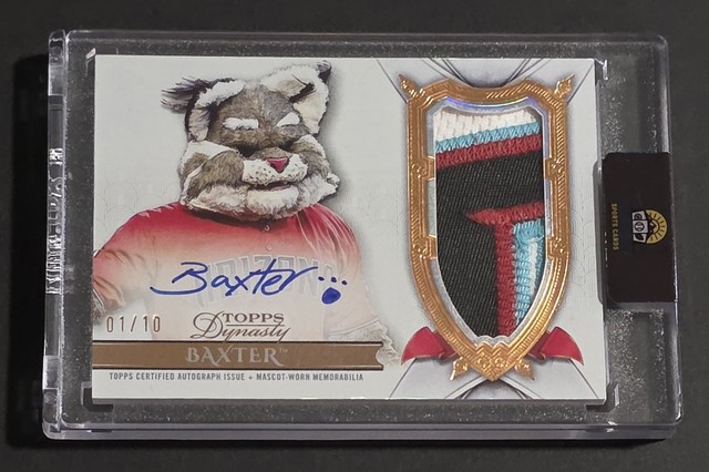 🔥🔥 2025 Topps Dynasty Baxter Mascot Relic Patch Auto 1/10 (1/1) #MDAP-BAX 🔥🔥