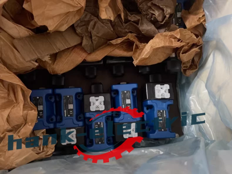 REXROTH R901483529 4WE10D5X/EW230N9K4/M hydraulic valve Fast shipping DHL/Fedex - Image 3 of 3