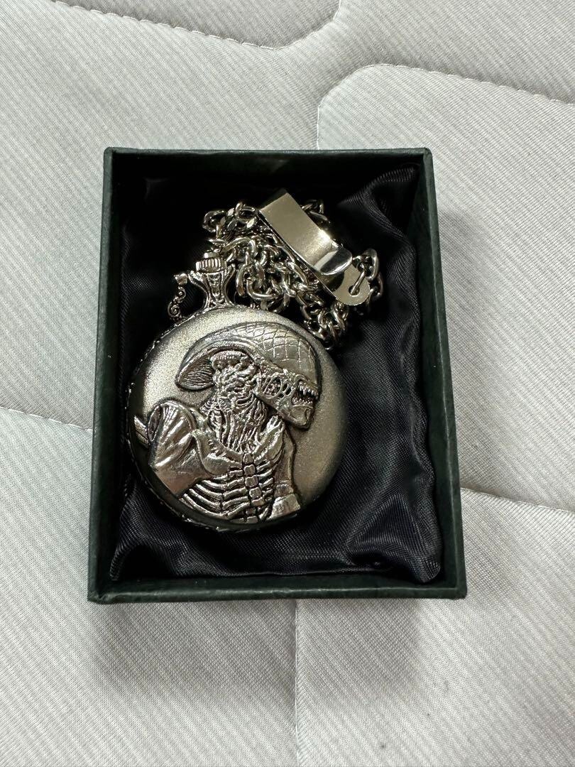 エイリアンエッグ腕時計付き Alien vs Predator pocket watch 