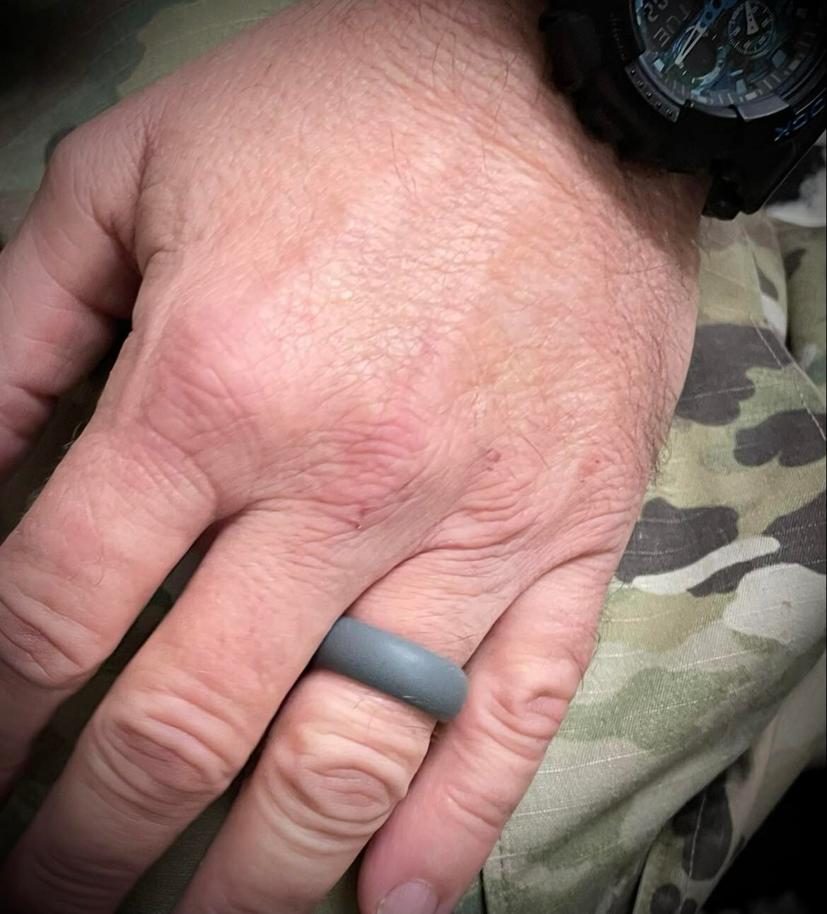 Men's Gray Silicone Wedding Band Size 10 Durable Rubber Ring-image