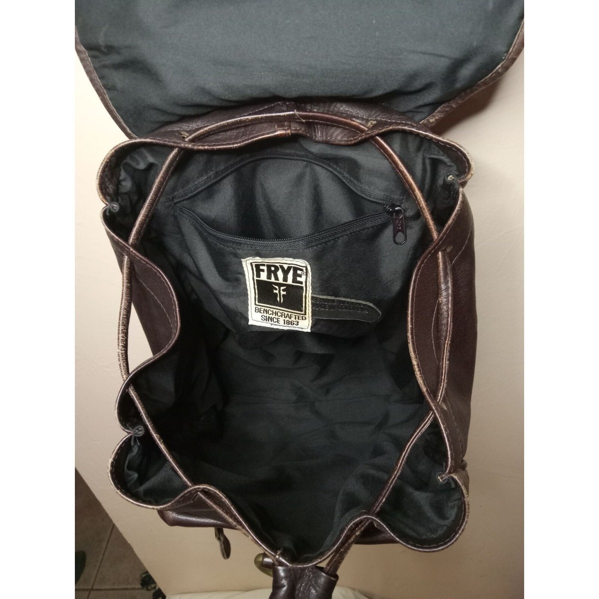 Frye Classic Medium Size Genuine Leather Backpack Pockets 