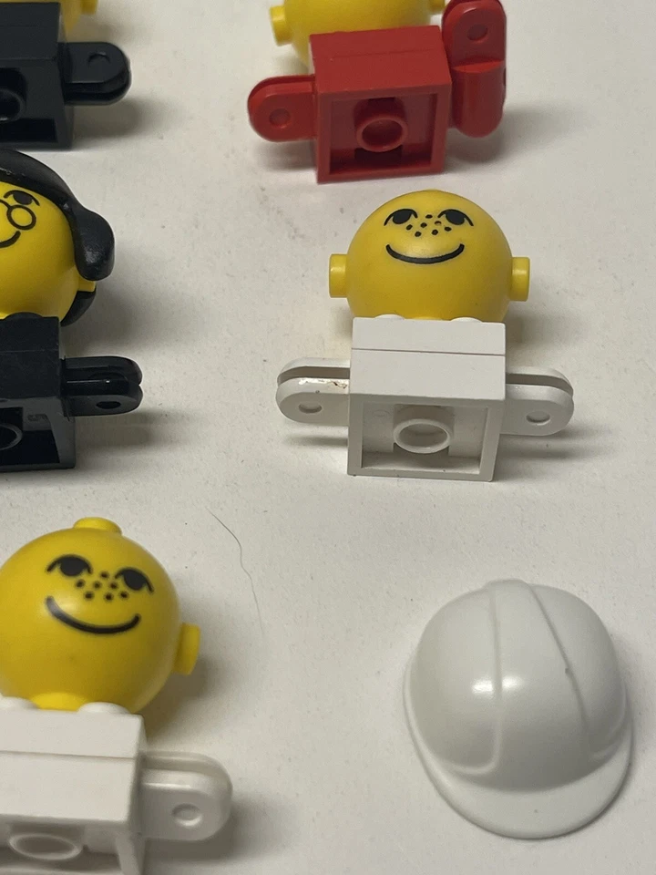 Vintage 1970's LEGO Homemaker Family Maxifigures Lot~Heads, Parts - Image 4 of 4