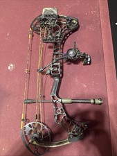 MATHEWS V3 27 RH 27.5" 70lbs - Brand New Strings, 6” Stabilizer, QAD Drop Rest