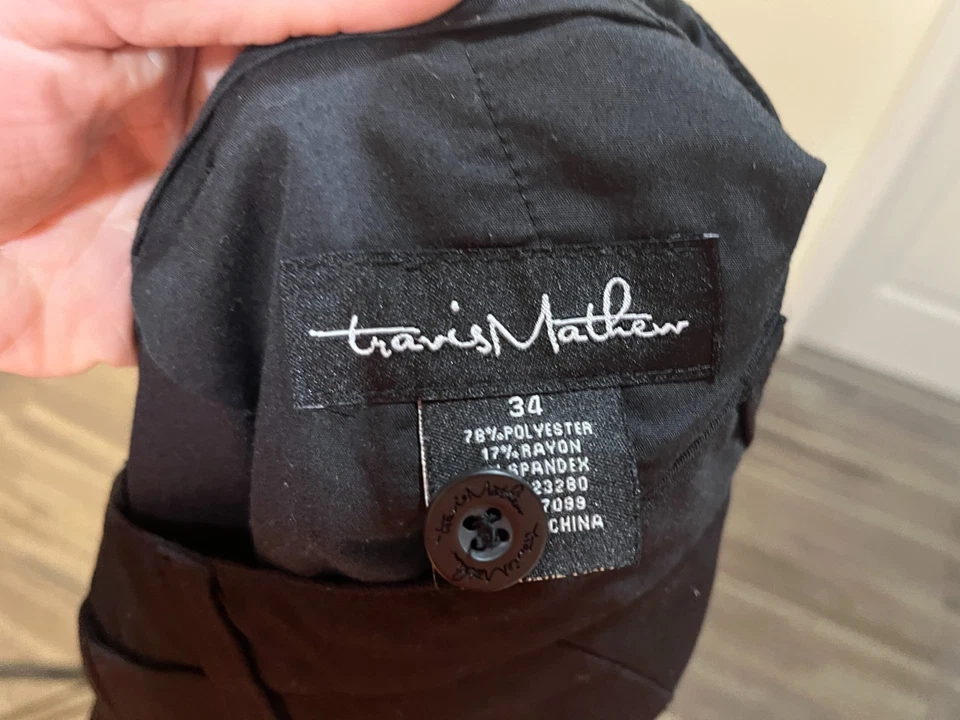 Pantalones Cortos de Golf Travis Mathew Para Hombre Negro Jet Frente Plano 34 10" Entrepierna Usados en Excelente Condición Foto 3 de 4