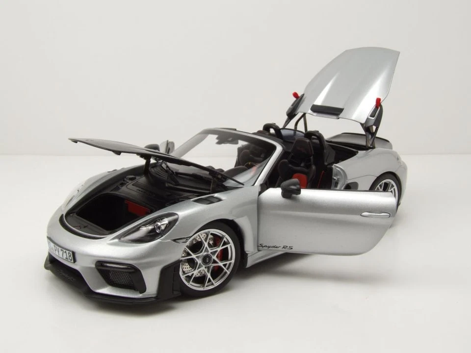 Porsche 718 Spyder RS Weissach 2023 Argento Modellino 1:18 Norev - Immagine 4 di 4