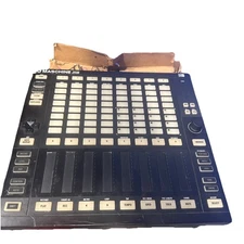 Native Instruments MASCHINE JAM Production & Performance MIDI Controller Used