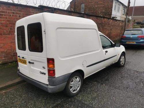 Ford Fiesta Courier Van - Picture 4 of 5