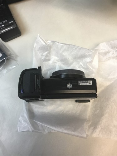 Sony Alpha a6100 24.2MP Camera - Black, W/ Charger, Bag & 2 batteries *READ* - Picture 12 of 20